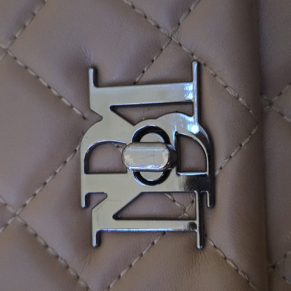 Quilted Tan Chain Shoulder Bag - Picture 3 of 3